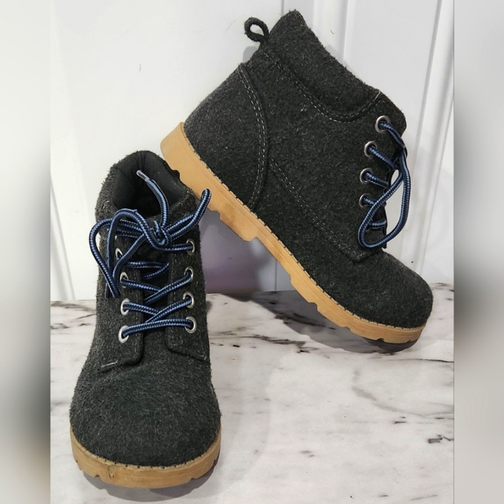 Gymboree grey fleece lace up boots boys size 13 EUC